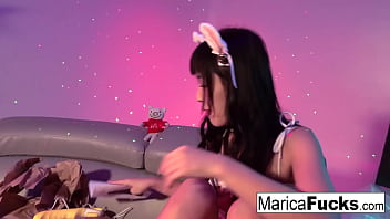 Asian babe plays with herself