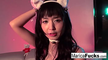 Asian babe plays with herself