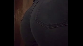 Me encanta como se me ven las nalgas
