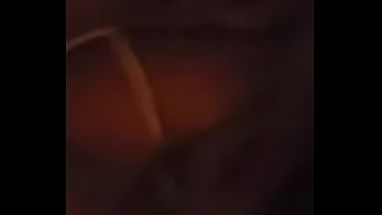 Puedes ver que se asoma en la oscuridad Puedes ver que se asoma en la oscuridad