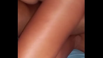 Tía de buen culo follada por mejor amigo de esposo