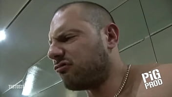 Macho Se Jode A Joven En Gym thumbnail