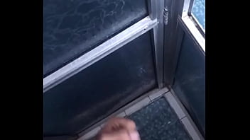 Masturbando no chuveiro