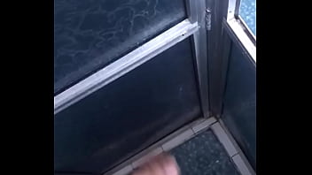 Masturbando no chuveiro