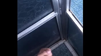 Masturbando no chuveiro
