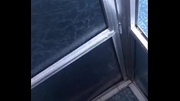 Masturbando no chuveiro