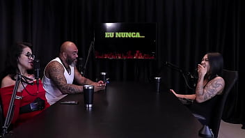 Morena Gostosa Fica De 4 Em Cima Da Mesa Para Mostrar Sua Bunda Depois De Falar Que Transou Perto Da Mãe E Em Quem Senta Jordanna Gomes Japa Joh Watch Sheer Red thumbnail