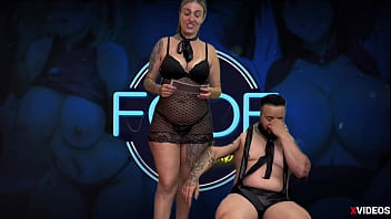 Estreando no the fode com casal dna a novinha grazi sabbath a safadinha apronto muito e quis ser fodida logo cheia de fogo