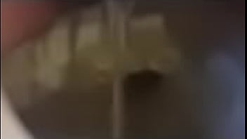 Isabella holloway peeing