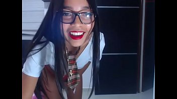 Colegiada lentes bailando Colegiada lentes bailando