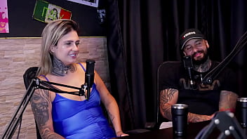 Ele tira o gozo de cima das mulheres e apesar de serem casados descobriram que são irmãos por parte de pai casal dna watch sheer red