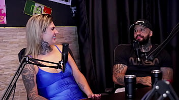 Ele tira o gozo de cima das mulheres e apesar de serem casados descobriram que são irmãos por parte de pai casal dna watch sheer red