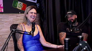 Ele tira o gozo de cima das mulheres e apesar de serem casados descobriram que são irmãos por parte de pai casal dna watch sheer red