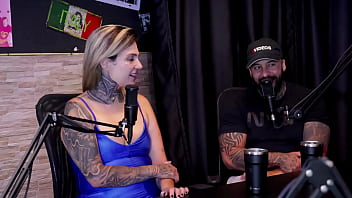 Ele tira o gozo de cima das mulheres e apesar de serem casados descobriram que são irmãos por parte de pai casal dna watch sheer red