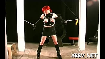 Luscious sweetheart gets herself off