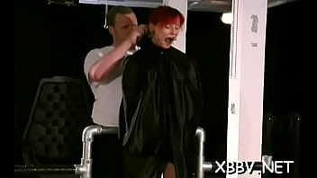 Luscious sweetheart gets herself off