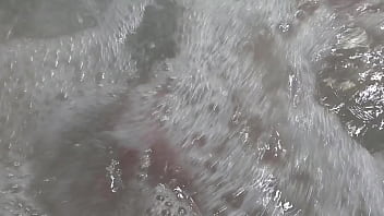 Amateur cock playing in the jet tube