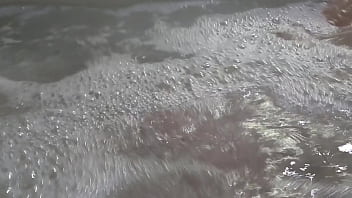 Amateur cock playing in the jet tube