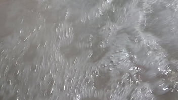 Amateur cock playing in the jet tube