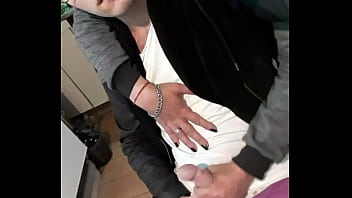 Mi Pareja Me Hace La Paja thumbnail