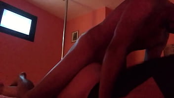 No está su marido y me busca