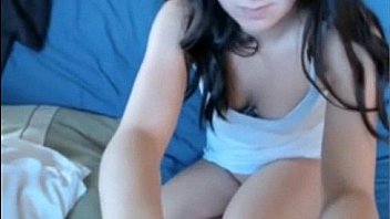 Webcam Brunette Likes To Play With Her Anus thumbnail