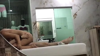 Sentado e filmando pro corno