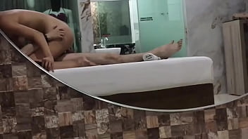 Sentado e filmando pro corno