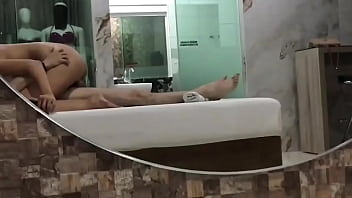 Sentado e filmando pro corno