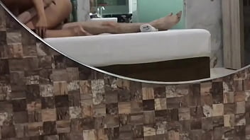 Sentado e filmando pro corno