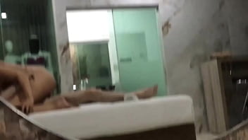 Sentado e filmando pro corno