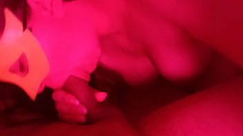 Me quede sin money y la dueña del bar me invito a su habitación especial me chupo la verga hasta tragarse mi leche semen por dinero 3