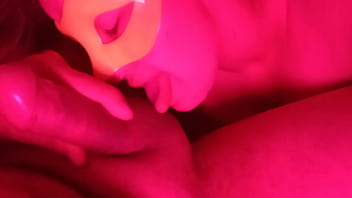 Me quede sin money y la dueña del bar me invito a su habitación especial me chupo la verga hasta tragarse mi leche semen por dinero 3