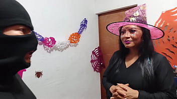 Uma Bruxa Pervertida Prepara Uma Poção Para Seu Chefe E O Fode Como Um Escravo A Vagabunda O Usa De Forma Safada Para Satisfazer Os Desejos De Sua Vagina Molhada thumbnail