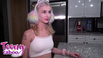 Teen emma rosie shares bedtime with stepdad before creampie