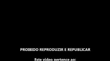 Noiva brincando com amigo dotado