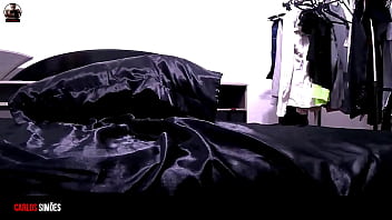 A mascarada ataca mais um vez com seu consolo anal