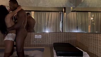 Dei minha buceta sem parar para o hyoran enquanto o corno grava