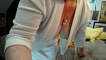 1072 dawnskye presents a new ir humiliation video with reverse cowgirl missionary and dirty talk plus kisses