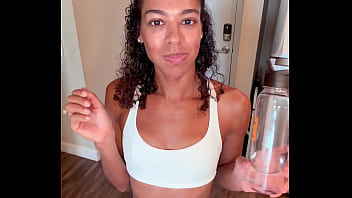 Giana Gold Teaches You How To Stay Hydrated thumbnail