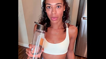 Giana Gold Teaches You How To Stay Hydrated thumbnail