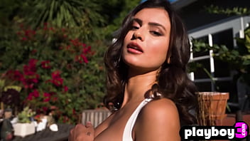 Sexy big tits babe exposed her stunning body after striptease