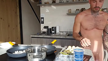 C'è chi fa i vlog vestiti e c'è chi fa i vlog nudi stevemorireal