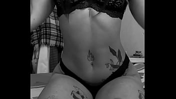 Je suis un peu trop habillée non