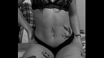 Je suis un peu trop habillée non