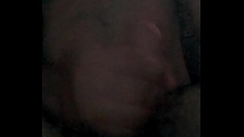 Masturbandome en mi cuarto