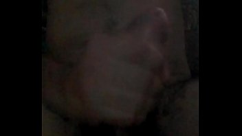 Masturbandome en mi cuarto