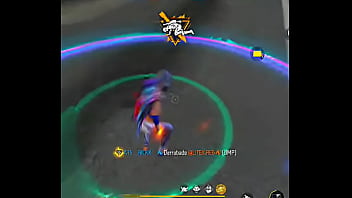 Kidbengala macetando novinhaenquanto da risada e fica de quatro