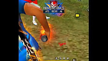 Kidbengala macetando novinhaenquanto da risada e fica de quatro