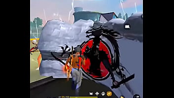 Kidbengala macetando novinhaenquanto da risada e fica de quatro